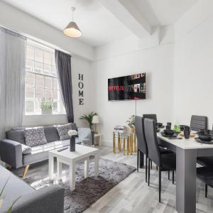 4BR Central London Townhouse