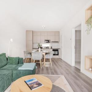 Chic & Comfort Apartment with Balcony