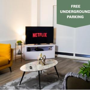 Manchester City Centre Apt, with Free Secured Parking & Balcony, Sleeps 4 - FREE 1 HOUR EARLY CHECK IN FOR 2 NIGHT STAYS ONLY UNTIL THE END OF MAY