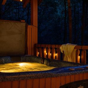 Love Me Tender Studio Cabin