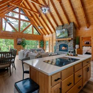 Bear Crossing Way - Luxury Cabin with Private Pool