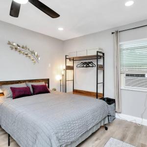 Modern Studio in Heart of the City – Newly Updated