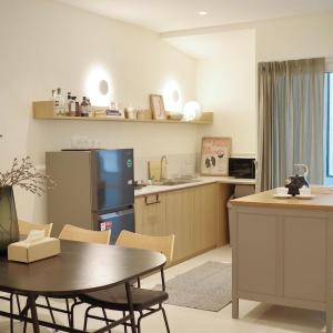 Slaap36 5BR Home with Parking, Walk to BTS Ari