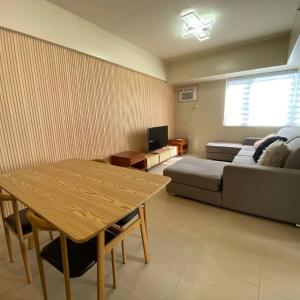 Prime Location BGC Condo, Turf