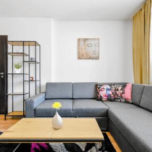 BudgetWork-Friendly Apartment near Business Park
