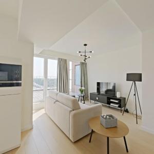 2BR NATO & EU Apartment - FreeLuggage Room