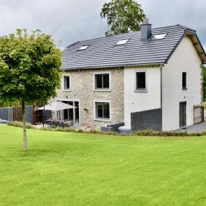 Holiday Home in Manhay near Ski Area