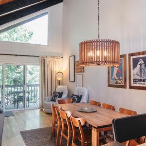 Chillside Chalet Modern West Vail Townhouse!