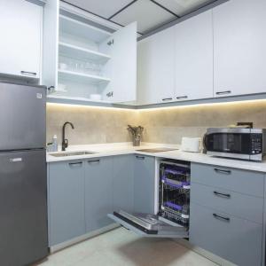 Burj Al Nujoom Luxurious Studio