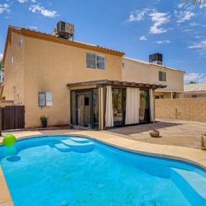 Near Shopping and Golf Family Retreat in Las Vegas!