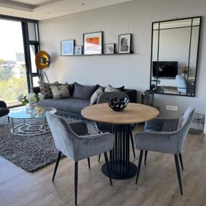 Greenpoint Designer Apartment near Stadium & Waterfront