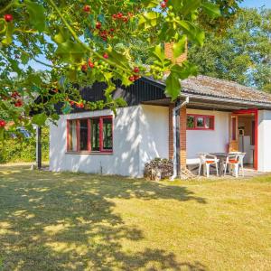4 person holiday home in Grenaa-By Traum