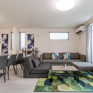 Conveniently located 10 min walk from Shin-Okubo Station and 7 min walk from Higashi-Shinjuku Station -Okubo hosuse-