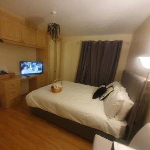 Double size and Single room in Barking
