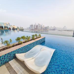 MarvelStay-Infinity Pool-Beachfront-The Palm