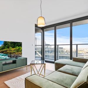 Eurovea Tower Apt 2 Sky View