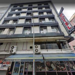 Moon Suit Hotel