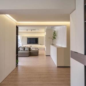 500-square-meter river view luxury home with elevator access near Yu Garden