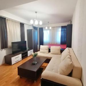 Bright and Cozy Flat near Center - Queen, Bunk and Sofa-Beds plus Large Terrace
