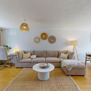 3 Bedroom House with free parking and garden