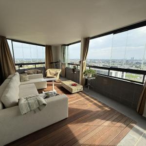 Arena Penthouse in the Clouds