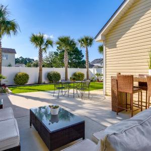 Coastal Home w/ Yard < 1 Mi to Old Town Bluffton!