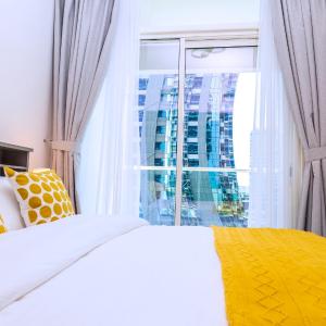 Cozy 1BR Apartment with Water View Business Bay
