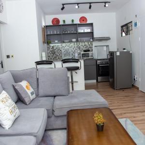 Modern Apt ideal for work and rest