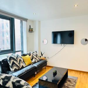 2 Bedroom City Centre Apartment Free Secure Parking