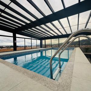 Suite with pool condominium Torres de Almería
