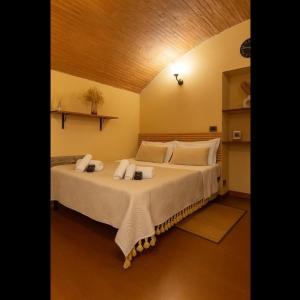 Florence Cave House