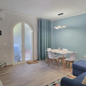 A Cheerful villa with free parking space