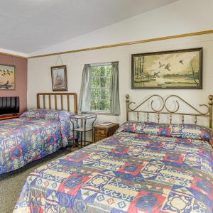 Patio & Trail Access: Lake Whitney Studio!