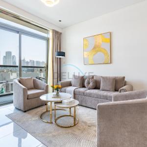 Walking Distance to Circle Mall and Community Parks, 18 Minute Drive to Dubai Marina and JBR Beach, Crystal Residence, JVC by Deluxe Holiday Homes