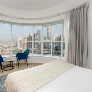 Modern 1BR with City View - Balcony - Near Metro