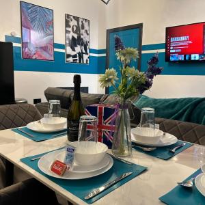 Tudors eSuites - Anderton - Spacious Apartments in Quiet Area #3n5A