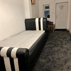 Studio with en-suite and kitchen