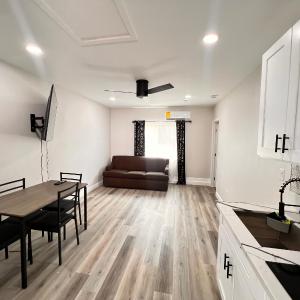 Beautiful 1 Bed Studio