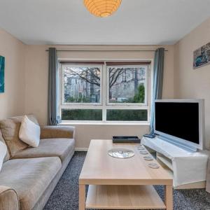 Stylish Edinburgh Apartment in the Heart of City