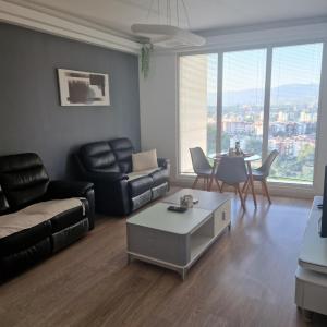 Modern, fully equiped condo with great view in luxurious complex