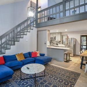 Vacation Home w Game Room Sauna Hot Tub Private Pool