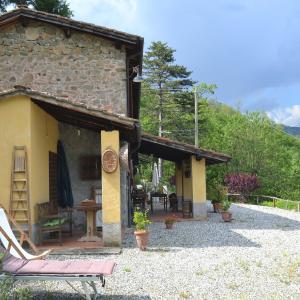 Cottage in Pescia with Pool & Garden