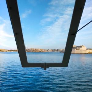 SeaFront Apartment In Valletta