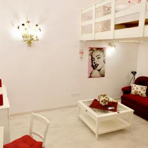 Stylish Vintage Glam Studio Central Budapest