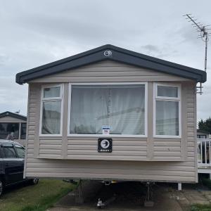 3 bedroom Caravan Manor Park Free WiFi , Linen not included , Pets stay free