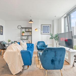 2BR Penthouse w/Balcony | Near Mailbox | Central Birmingham