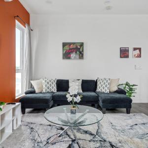 Modern 4 Suites, Parking Near USC, DTLA, Expo Park