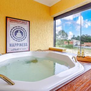 Jacuzzi Privativa, AC, Maresias | Brazilian Corner