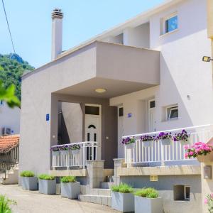 Apartments Galeb