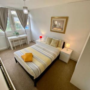Cosy 3 Bed Apt, Old Truman Brewery! Brick Lane, London, E1